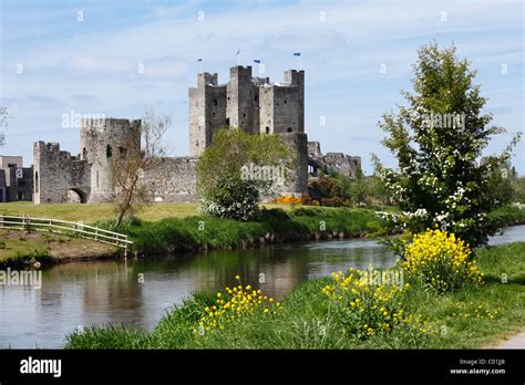 Trim Castle River Boyne County Meath Leinster Ireland Europe Stock