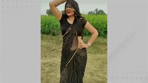 Indian Bhabhi Did Danced In Sarson Ke Khet Mein See Bhabhi Cute Expressions Snup काले रंग की