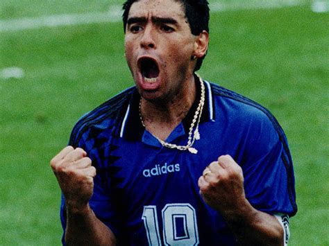 Desde el año 2007, el top 10 de jugadores con más presencias en la selección argentina lo lideró la misma persona: Maradona es expulsado del Mundial EEUU 94 acusado de ...