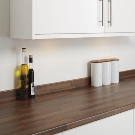 Which is the best colour for kitchen worktops? CLH_DIGI_DET_A00069 | Walnut kitchen, Oak kitchen worktops ...