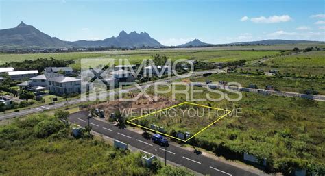 BUY: Prime Serviced Land in a Thriving Residential Area! (IMM2229