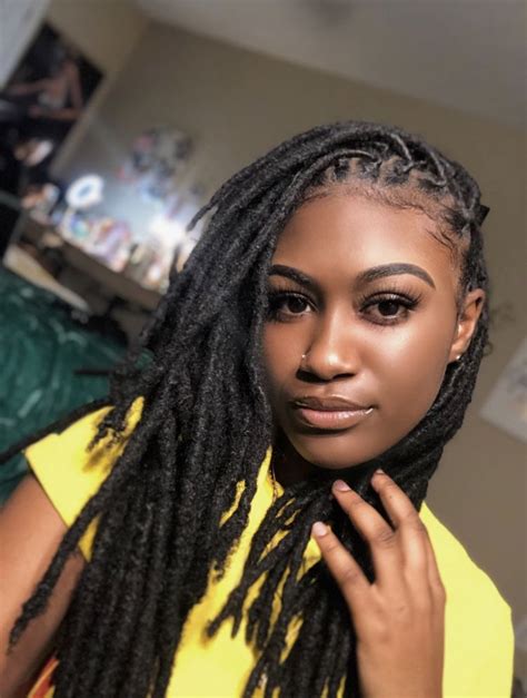 Beautiful Black Woman With Locs Kaliyak On Twitter Kaliyaashley On Ig Dreadlock Styles