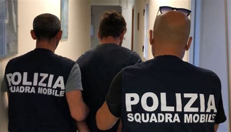 Napoli Associazione Di Tipo Mafioso E Droga Ordinanza Per Persone