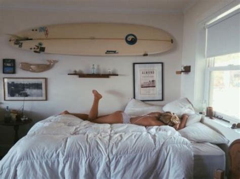 Whether you're updating your teenager's room or making space for their whole crew, these stylish and practical ideas are 100% teen approved! The Beach Themed Dorm Room Ideas That Give Major Cali Vibes