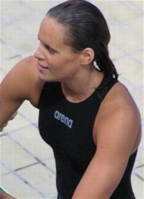 Ce tableau illustre la médaille d'or obtenue sur 400m nage libre par laure manaudou à athènes en 2004 (4:05:34). Miffed, French Olympic Champion Laure Manaudou Threatens ...