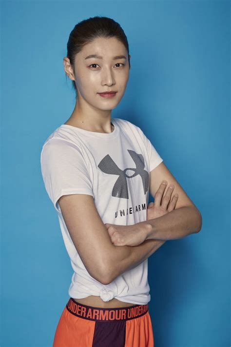 Reus 왜 난 김연경 지금 수원 살고 있는걸로 기억하지. '배구여제' 김연경, 커리5 신는다...언더아머 공식후원