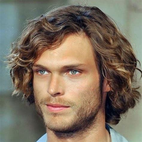 One of the most popular hair lengths for men, medium hair offers a perfect balance of professionalism and sophistication, without being too long or too short. 50 Best Curly Hairstyles & Haircuts For Men (2020 Guide)
