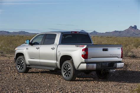 Toyota Unveils 2014 Redesigned Tundra Full Size Pickup Truck