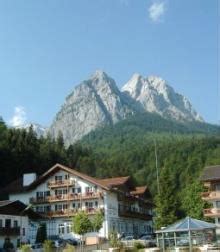 Enjoy your stay in one of the haus florian's welcoming rooms surrounded by glorious mountain scenery. Haus Hammersbach - Grainau
