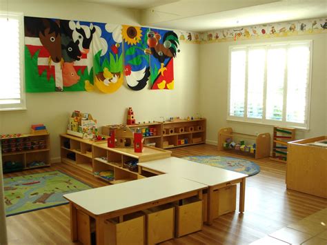 Montessori Classroom Setup
