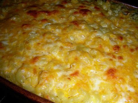 These macaroni and cheese recipes are some of our favorites for family dinners. African American Macaroni and Cheese | Soulful Macaroni And Cheese | Food Glorious Food ...