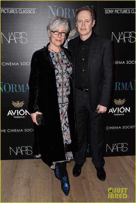 Hank azaria nació en 1964 en forest hills, queens, new york. Richard Gere Reveals He Hasn't Seen 'Pretty Woman' In 27 ...