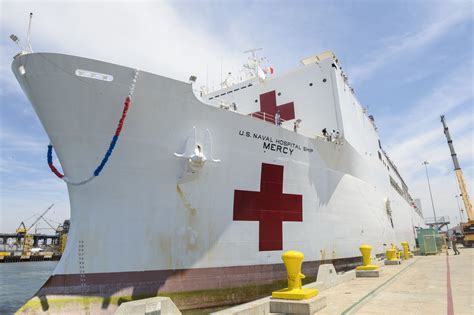 Usns Mercy To Care For Non Covid 19 Patients In Los Angeles Us