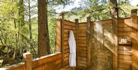 Diy pallet outdoor toilet pallet bathroom easy pallet. 10 DIY Outdoor Shower For Washing Yourself In The Fresh Air - Home and Gardening Ideas-Home ...