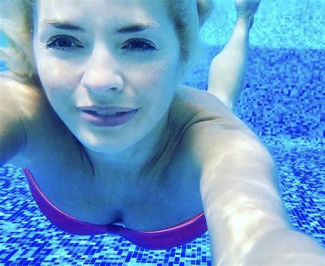 Holly Willoughbys Sexy Selfies Daily Star