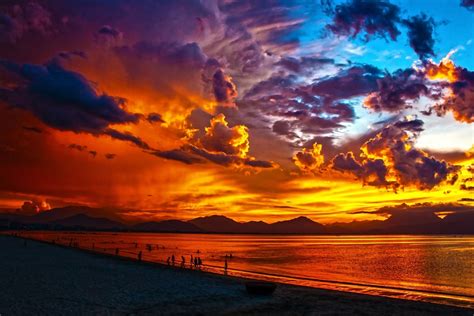 gambar pemandangan pantai sunset indah