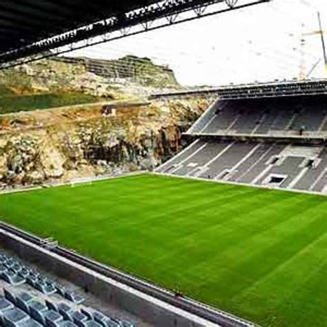Scp), è una società polisportiva portoghese, con sede nella città di lisbona. Sporting Braga Stadium : Braga Stadium Portugalvisitor ...