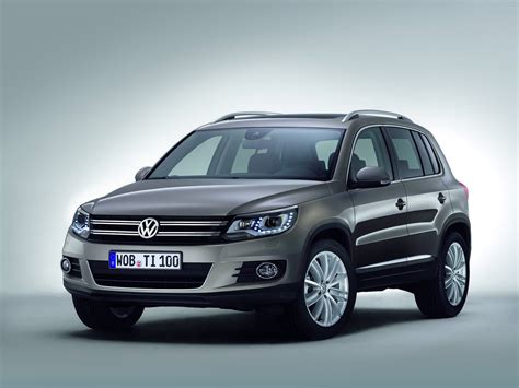 2012 Volkswagen Tiguan car desktop wallpapers - Auto Trends Magazine