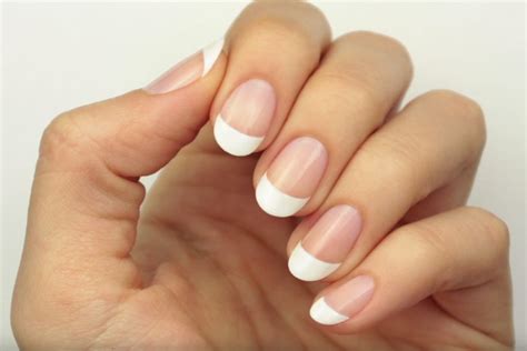How To Paint French Tip Nails Without Guide Strips Easy Life Hacks