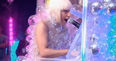 Lady Gaga Wears Bubbles For This Amazing Acoustic Performance Of ‘paparazzi