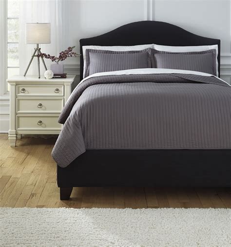 Raleda Gray Queen Comforter Set From Ashley Q498003q Coleman Furniture