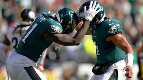 Eagles Aj Brown Starts Nfl S Best Team Off Right With Touchdowns In