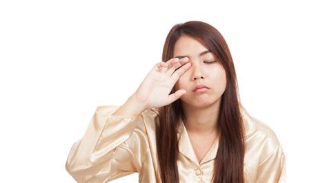 Penyebab mata bengkak bangun tidur dan cara menghilangkannya. 7 Penyebab Wajah Bengkak Saat Bangun Tidur dan Cara ...