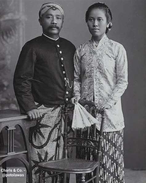 Foto Kartini Dan Suami Satu Trik