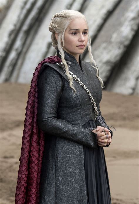 Daenerys Wearing Targaryen Colours Season 7 Daenerys Targaryen Dress
