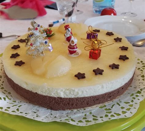 Bavarois Poire Chocolat Avec Ses Macarons Pistache Framboise Et Coco