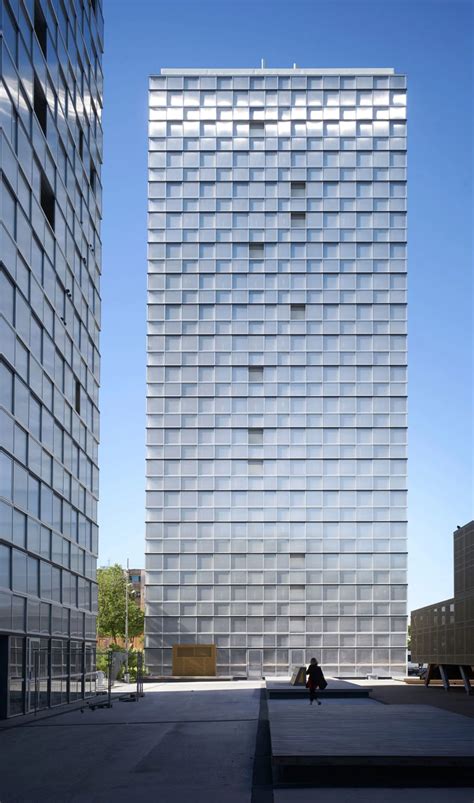 Lan Architecture Julien Lanoo · Urban Renovation Lormont · Divisare