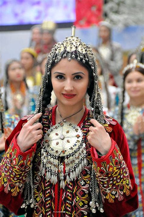 O Uz T Rkleri T Rkmenler Ve Geleneksel Giyimleri Costumes Around The World Traditional