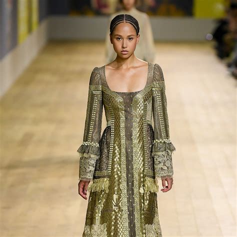 Dior Haute Couture AW22 Review Tatler | atelier-yuwa.ciao.jp