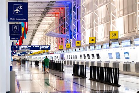 El Aeropuerto De París Moderniza Los Mostradores De Check In