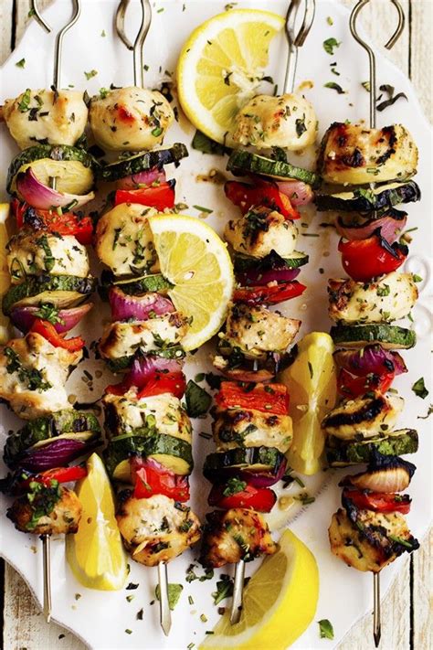 When delallo sent me their new veggie marinades to try out, i knew they would be great because i love everything delallo makes (best jarred pomodoro sauce out there!). Herbed Lemon Garlic Chicken Skewers | Kabob recipes ...