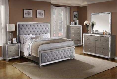 Contemporary Style King Size 4pcs Set Mirrored Accent Bedroom Bed