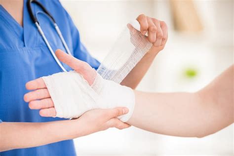 Can Urgent Care Do Stitches 7 Common Urgent Care Procedures Stitches