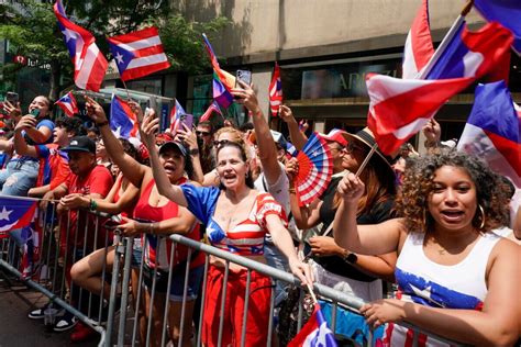 Comunidad Puertorriqueña Celebra Al Máximo Su Tradicional Desfile En Ny