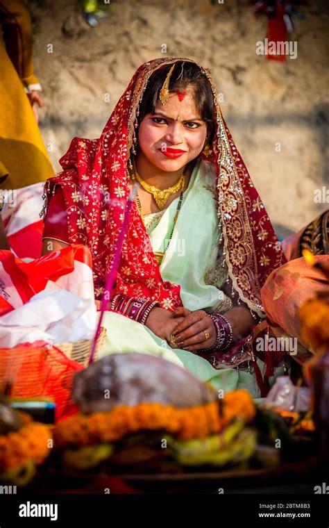 kathmandu nepal november 1 2019 nepali hindu woman with traditional dress up during chhath