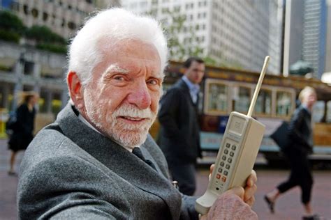 Mobile Phone Inventor Says Future Phones Will Be Charged Through Radio
