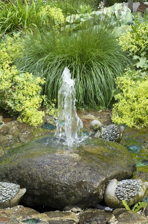 Wasserspiele im garten haus schön gestalten holz schale wasser fallen. Wasserspiele - Bech Gartenbaubetriebe
