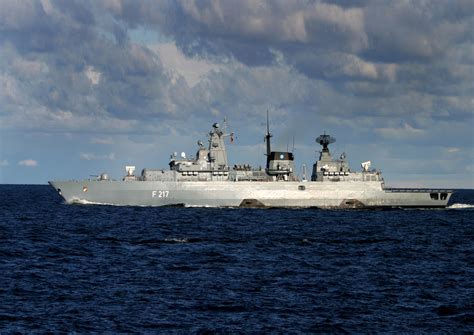 Jun 30, 2021 · über stunden sollen russische flugzeuge eine fregatte der niederlande bedrängt haben. Fregatte "Bayern" bricht zum Horn von Afrika auf ...