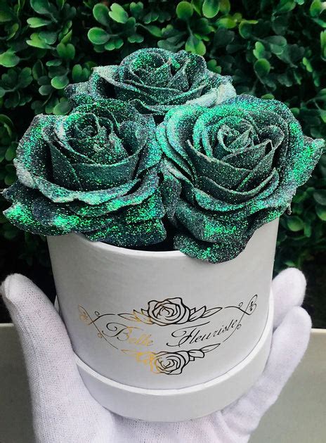 Belle Fleuriste Mermaid Tail Glitter Roses White Box 3 Roses