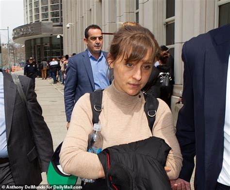 Witness Says Allison Mack Kept Catherine Oxenbergs Daughter On A 500 Calorie A Day Diet Daily