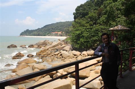 Tripadvisor sitesinde 5 üzerinden 3,5 puanla derecelendirilmiş ve kuantan bölgesindeki 295 restoran arasında 73. Melawat Di Teluk Cempedak, Kuantan Pahang