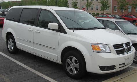 Chrysler Recalls Almost 700000 Minivans And Jeeps The Lakewood Scoop