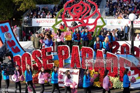 Rose Bowl Parade Photos And Premium High Res Pictures Getty Images