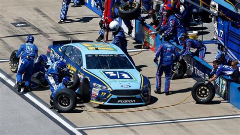 The leader at each of the stage breaks earns. NASCAR Playoffs: Stenhouse Jr. and Bayne swap pit crews