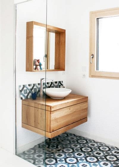 Comment ranger vos nettoyants pour la salle de bains ? 10 astuces pro pour optimiser une petite salle de bain ...