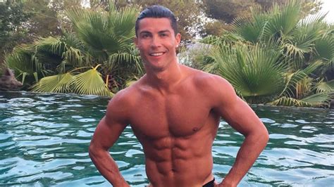 Cristiano Ronaldo Shows His Ripped Body for Underwear Line!: Photo